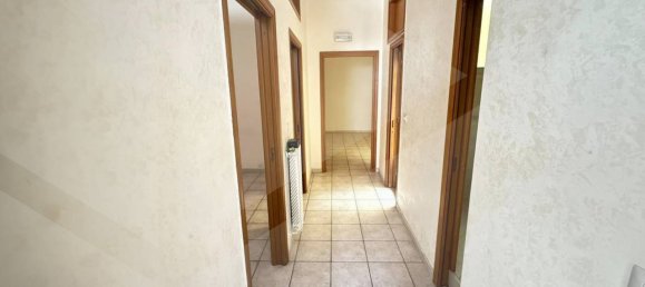 3-salle Appartement à Barletta, Italy No. 17229 9