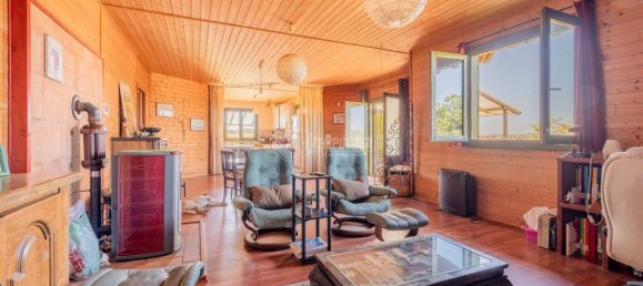 2 bedrooms Villa in Tarquinia, Italy No. 220608 4