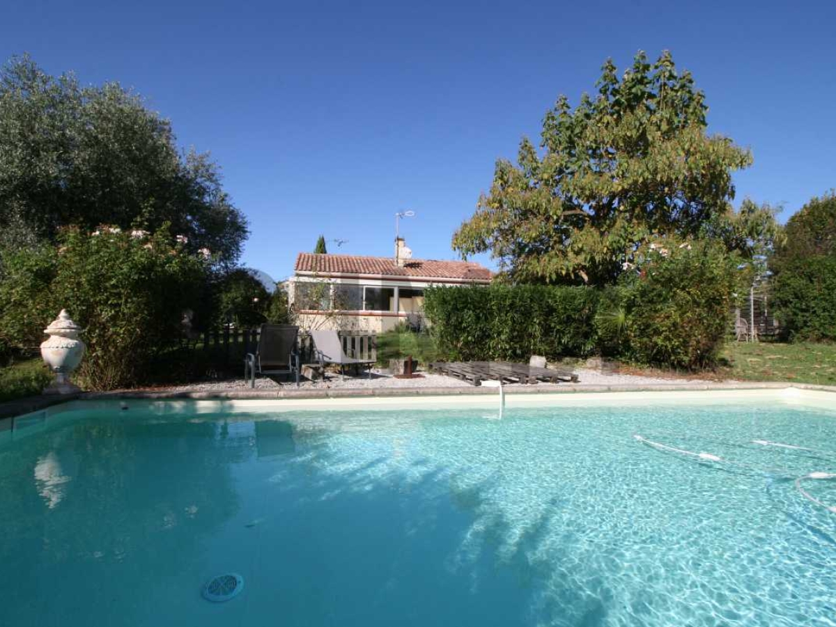 2 غرف نوم فيلا في Saint-Paul-Cap-de-Joux, France رقم 194897