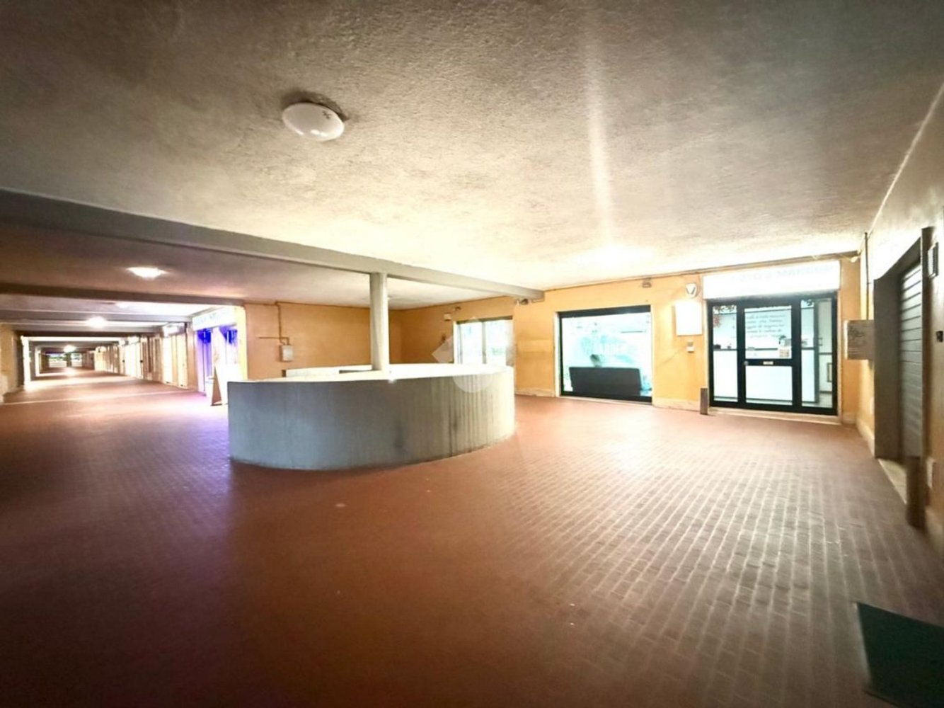  عقار تجاري في Rome, Italy 150متر مربع رقم 177092