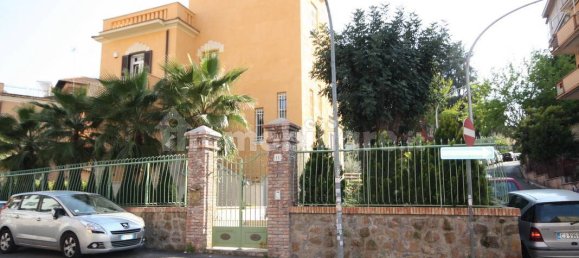 3 Schlafzimmer Villa in Rome, Italy, Nr. 44090 31