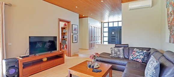 4 bedrooms Villa in Quarteira, Portugal No. 203724 7