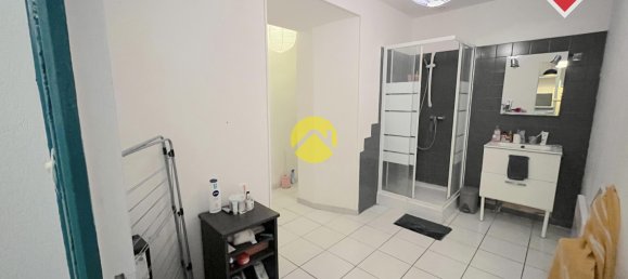 1 bedroom Apartment in Bourges, France No. 156174 6