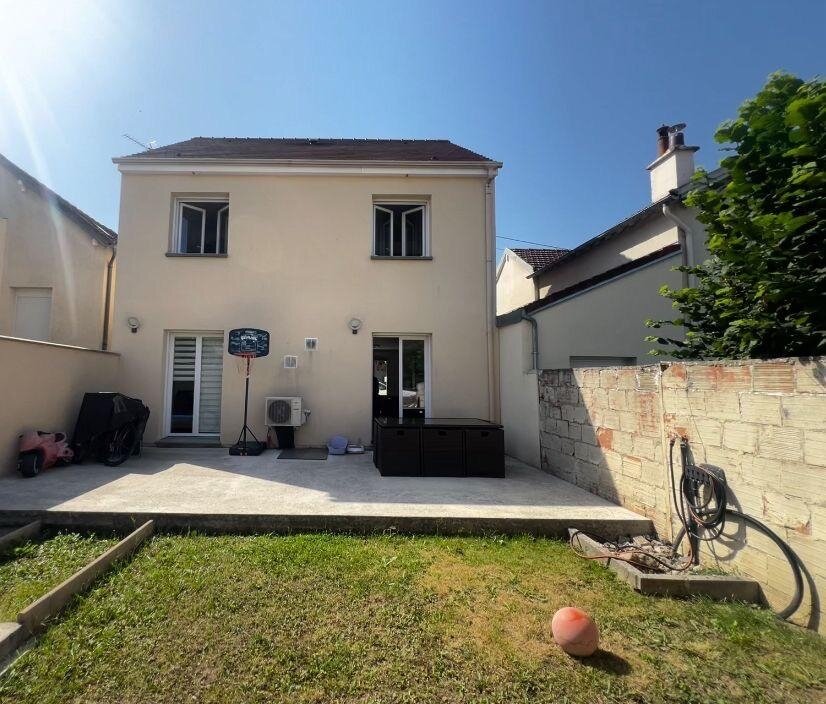 4 Schlafzimmer Haus in Beaumont-sur-Oise, France, Nr. 298948