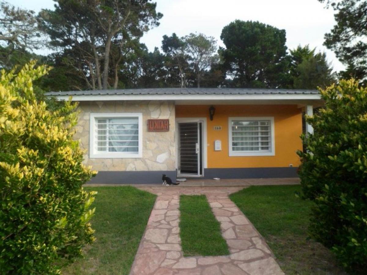 3 bedrooms House in Mar del Plata, Argentina No. 72767