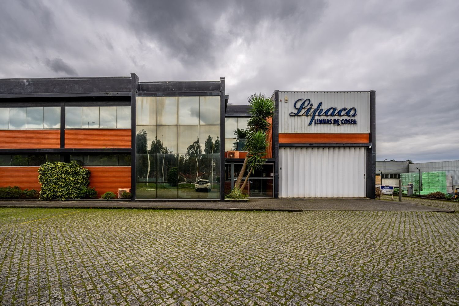 1753m² Warehouse in Esposende, Portugal No. 13723