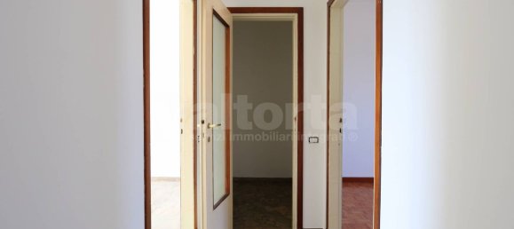 3 rooms Apartment in Monza, Italy No. 216843 17