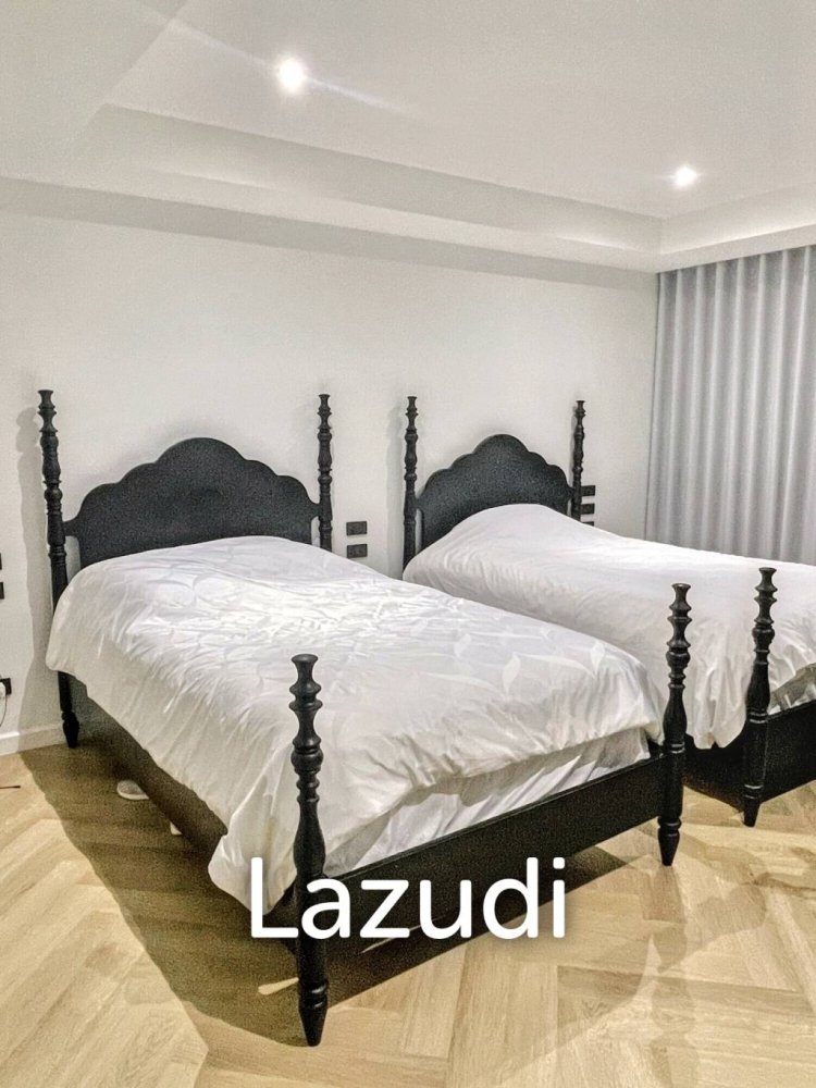 3 bedrooms Condo in Bangkok, Thailand No. 25501