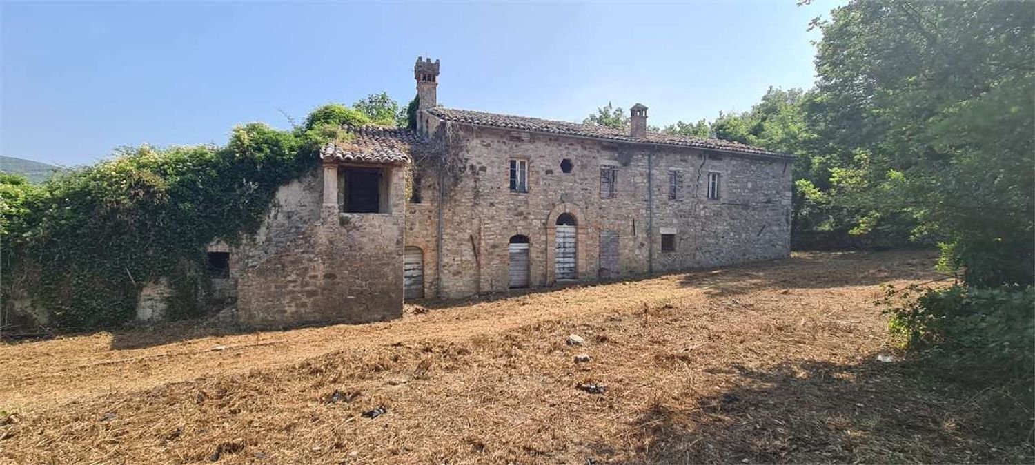 8-salle Maison à Todi, Italy No. 143770