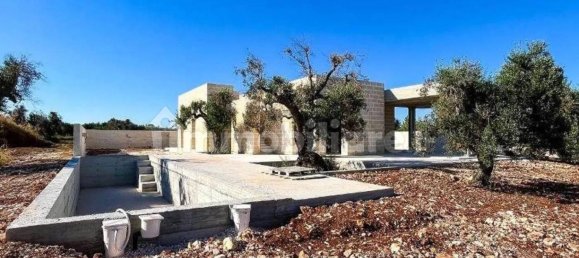 4 bedrooms Villa in Ostuni, Italy No. 348108 9