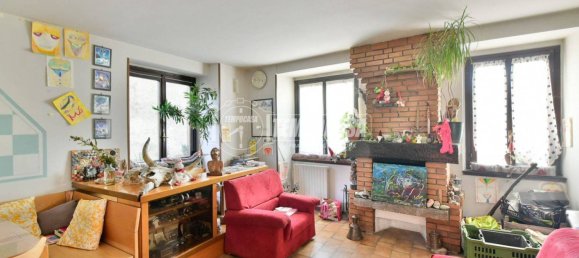 2 bedrooms Apartment in Erba, Italy No. 370582 3