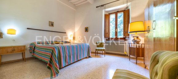 9 غرف نوم بناية في San Giustino, Italy رقم 109138 14