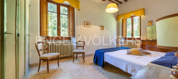 9 غرف نوم بناية في San Giustino, Italy رقم 109138 23