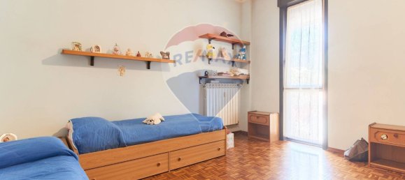 3 Schlafzimmer Penthouse in Leffe, Italy, Nr. 55630 10