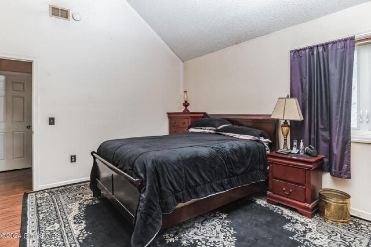 3 bedrooms House in Queensbury, USA No. 373475