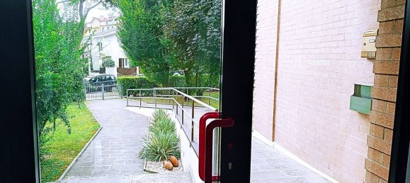 4 bedrooms Apartment in Selvazzano Dentro, Italy No. 318854 2