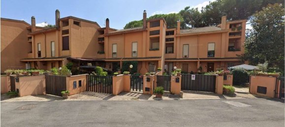 Casa de 7 habitaciónes en Capranica, Italy No. 32208 10