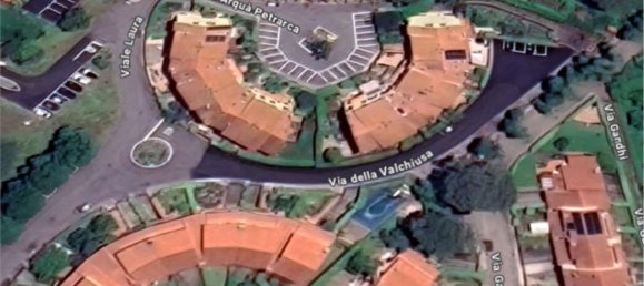 Casa de 7 habitaciónes en Capranica, Italy No. 32208 11