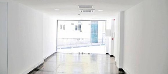 217m² Commercial property in Lisbon, Portugal No. 147319 4