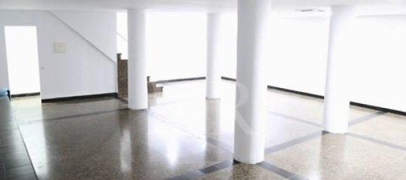 217m² Commercial property in Lisbon, Portugal No. 147319 11