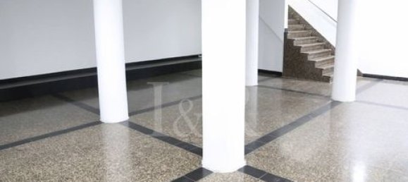 217m² Commercial property in Lisbon, Portugal No. 147319 10