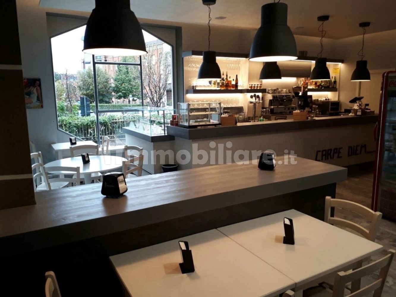  عقار تجاري في Saronno, Italy 160متر مربع رقم 378652