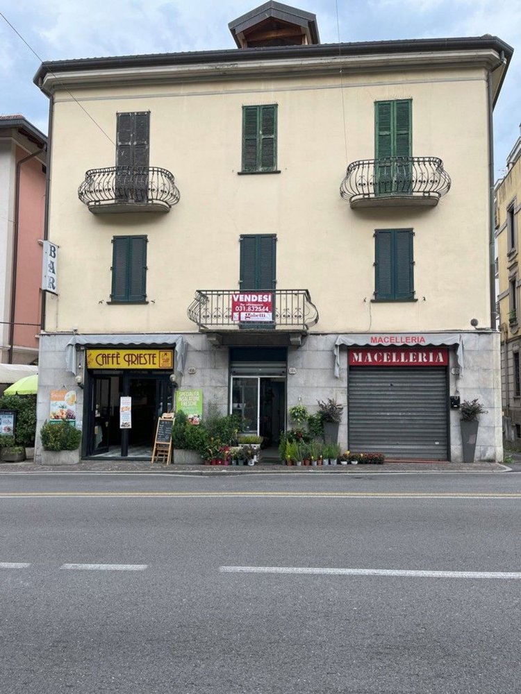 Apartamento de 5 dormitorios en Como, Italy No. 394257