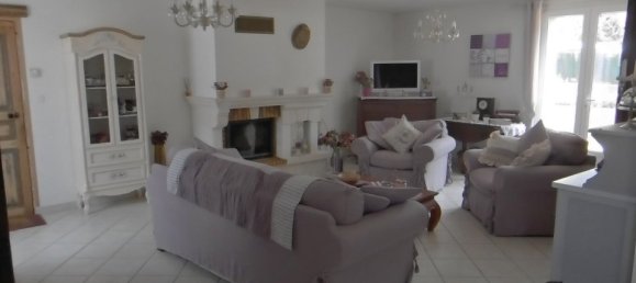 Casa de 3 dormitorios en Bourges, France No. 72597 3