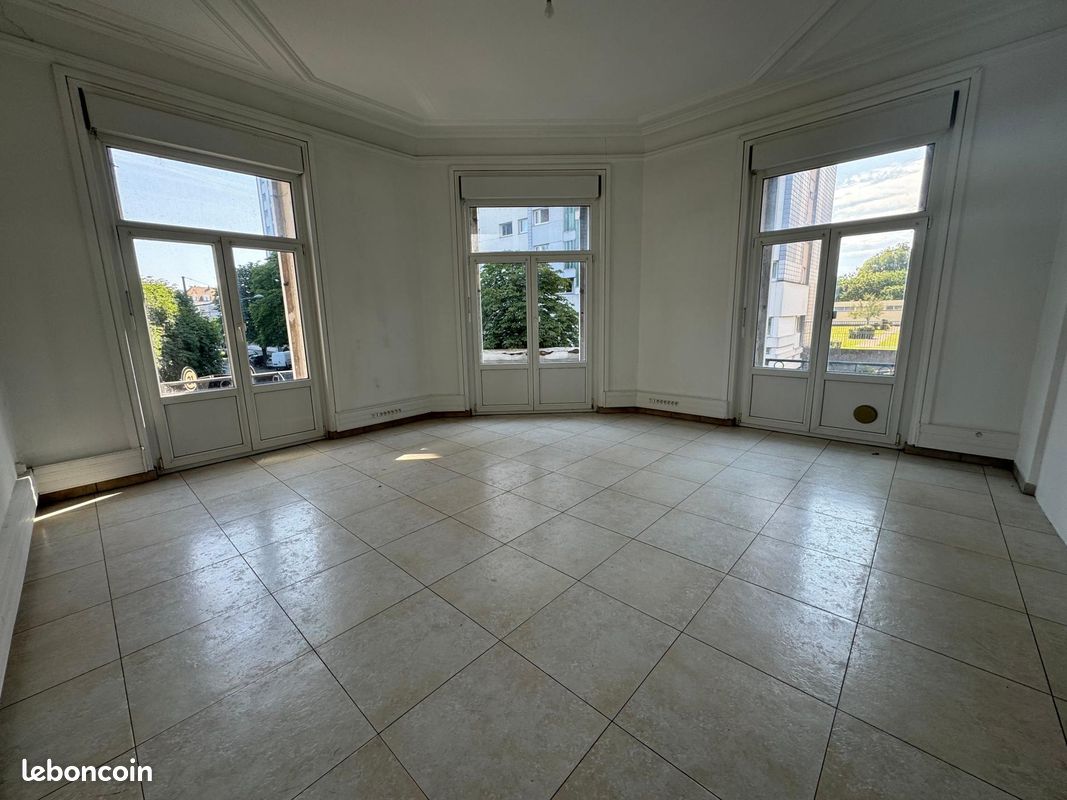 3 bedrooms Apartment in Mulhouse, France No. 214470