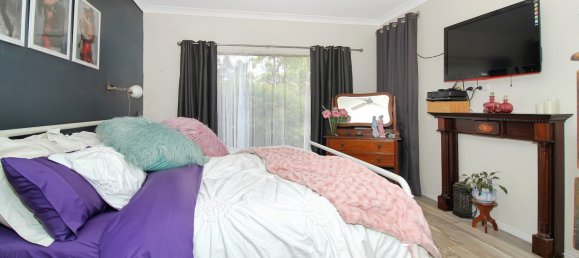  منزل في Ravensbourne, Australia رقم 846 24