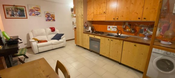 3 rooms Apartment in Sant'Eufemia a Maiella, Italy No. 206038 2