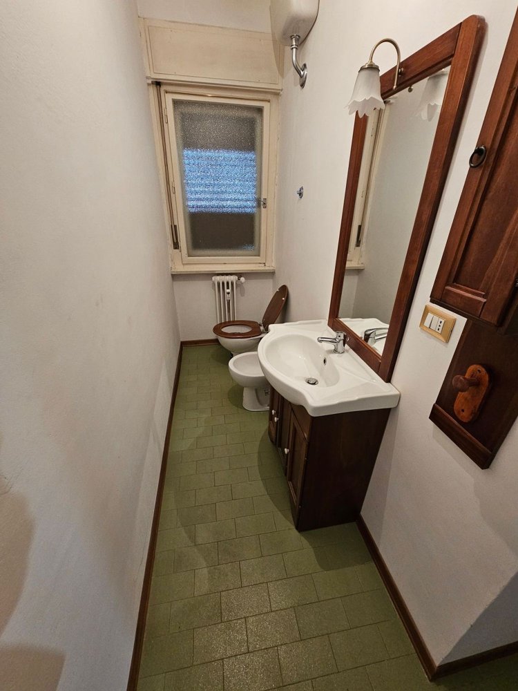 3 rooms Apartment in Trieste, Italy No. 284228