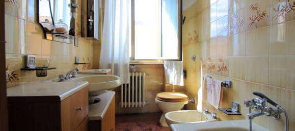 5 Schlafzimmer Villa in San Martino Siccomario, Italy, Nr. 294993 12