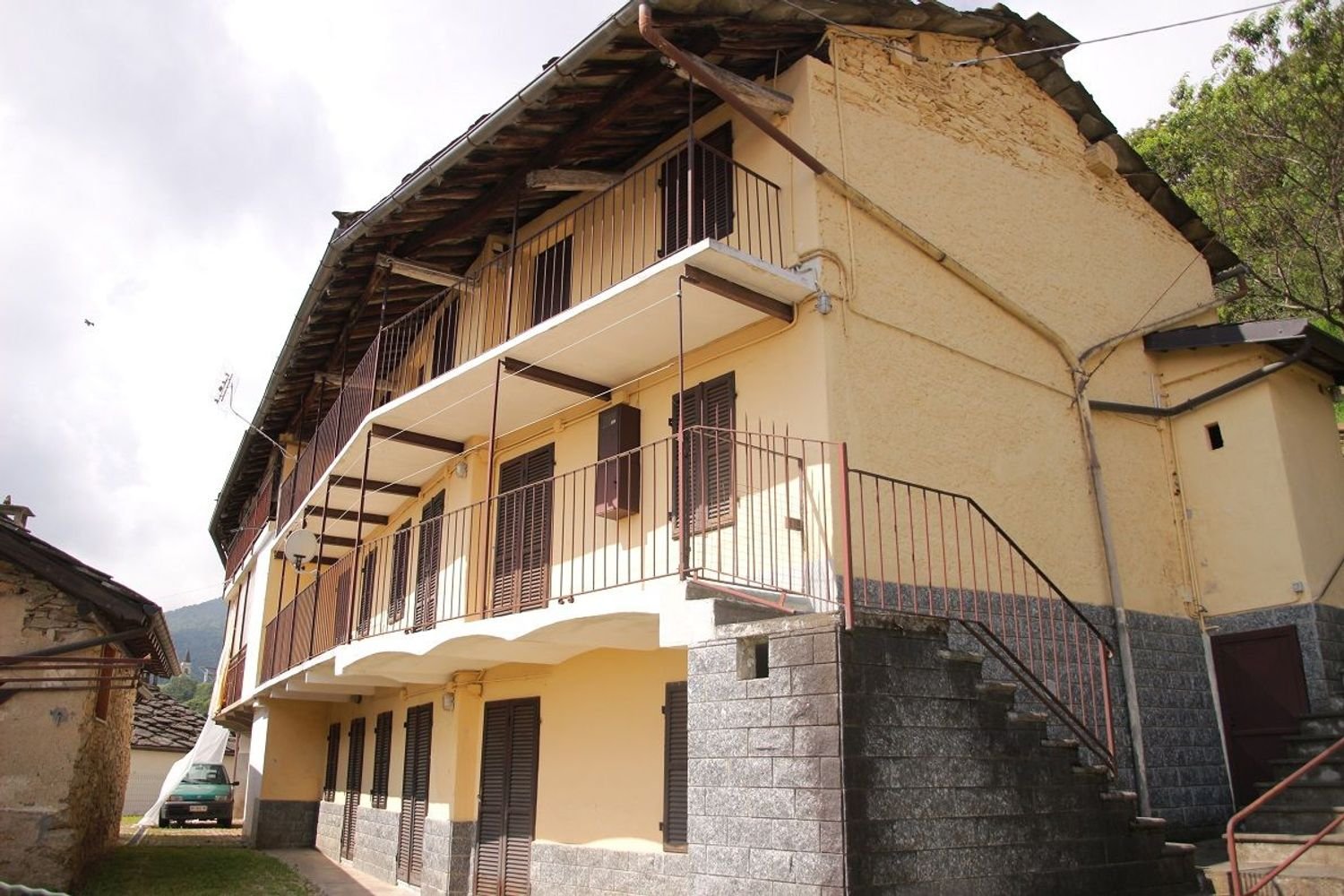 9 rooms House in Giaveno, Italy No. 108117