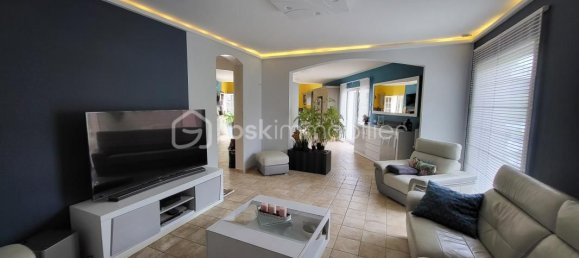 4 bedrooms House in Savonnieres, France No. 40020 18