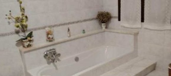 4 bedrooms Villa in Lendinara, Italy No. 380890 10