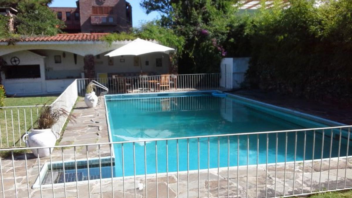 3 bedrooms House in Maldonado, Uruguay No. 6299