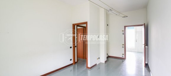 3 rooms Apartment in Tavernerio, Italy No. 209135 10