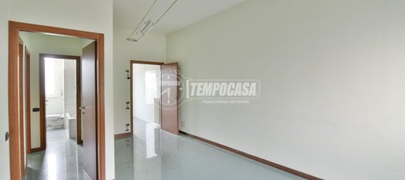 3 rooms Apartment in Tavernerio, Italy No. 209135 11