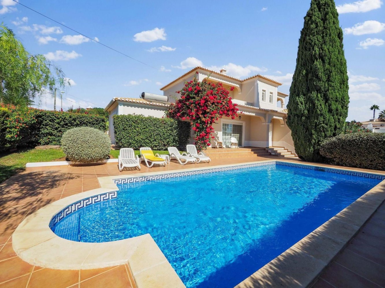 Villa de 4 dormitorios en Lagoa, Portugal No. 88758