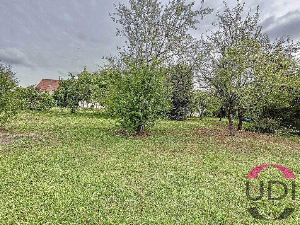  Land in Ballancourt-sur-Essonne, France No. 184770