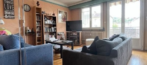 3 bedrooms Apartment in Lons-le-Saunier, France No. 285575 3