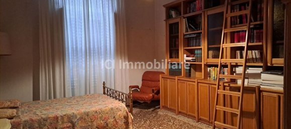 7 rooms Apartment in Savona, Italy No. 120901 16