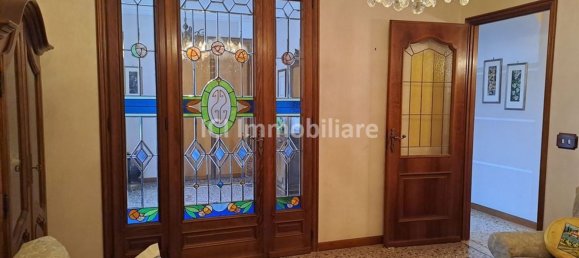 7 rooms Apartment in Savona, Italy No. 120901 10
