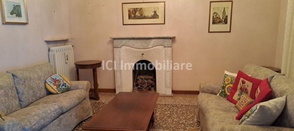 7 rooms Apartment in Savona, Italy No. 120901 12