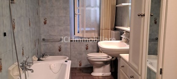 7 rooms Apartment in Savona, Italy No. 120901 27