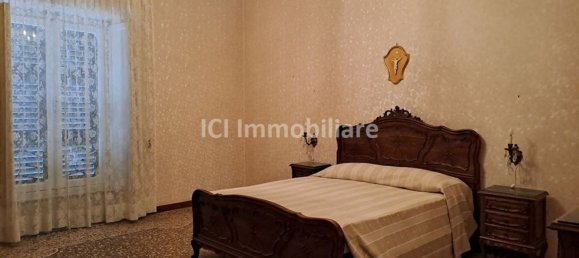 7 rooms Apartment in Savona, Italy No. 120901 18