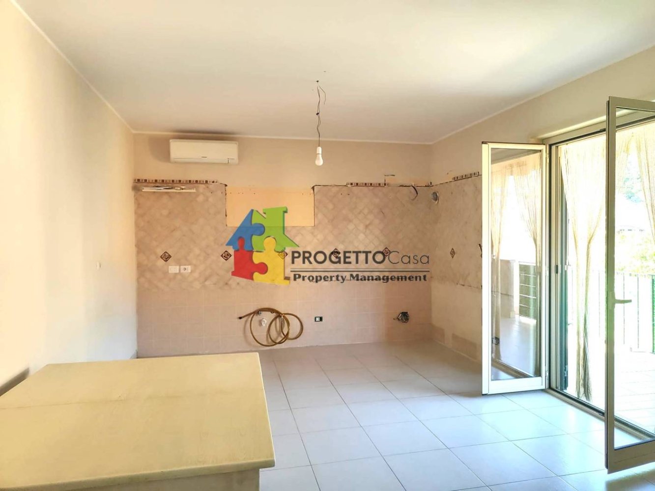 Apartamento de 3 dormitorios en Gaggi, Italy No. 269579