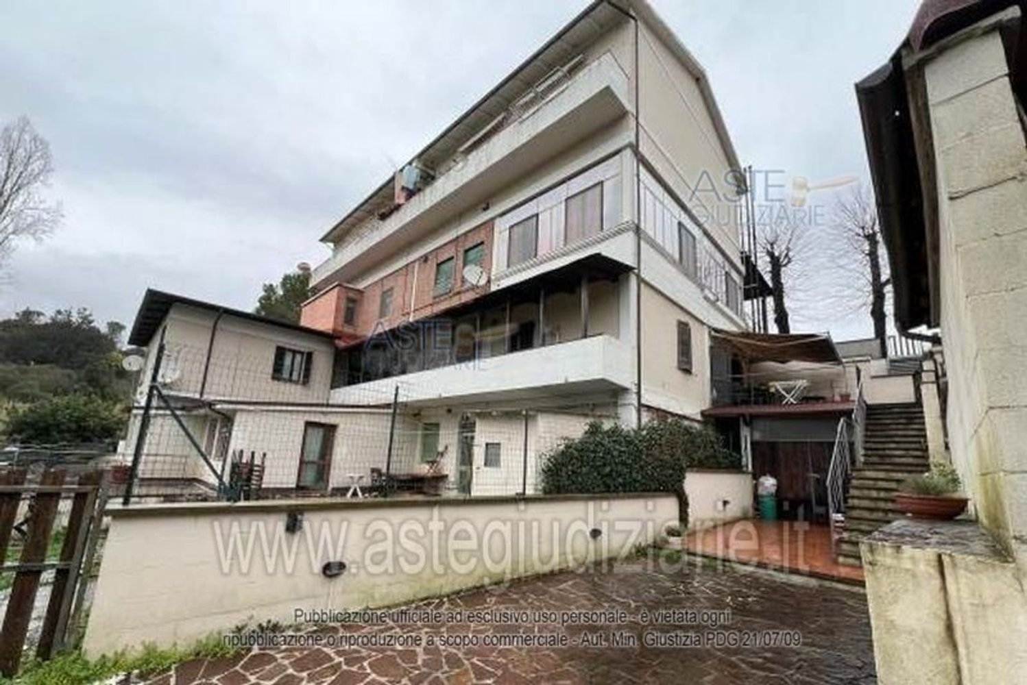 6 rooms Apartment in Pisa, Italy No. 37842