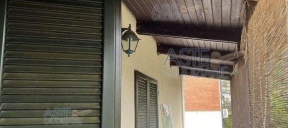 6 rooms Apartment in Pisa, Italy No. 37842 10